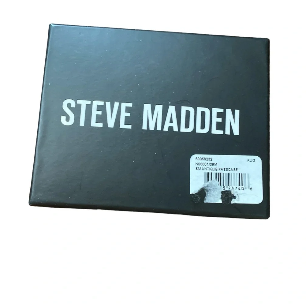 Steve Madden Leather Wallet